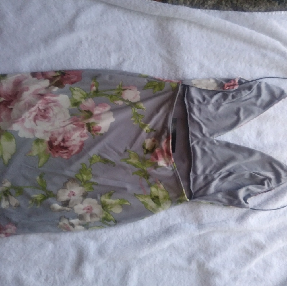 ✴last one✴Fashionnova passion floral grey dress - Picture 6 of 7